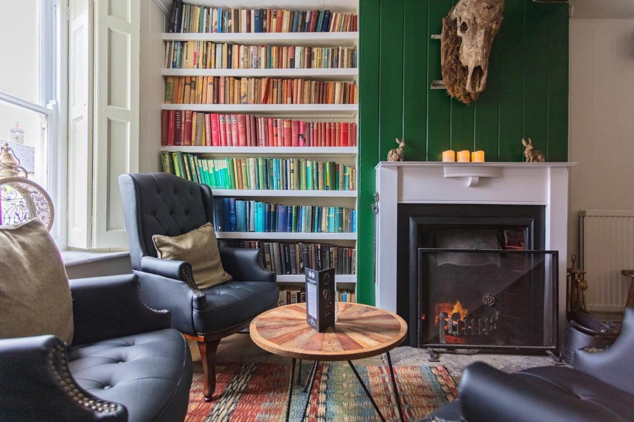 The Black Lion Hotel Little Walsingham Extérieur photo
