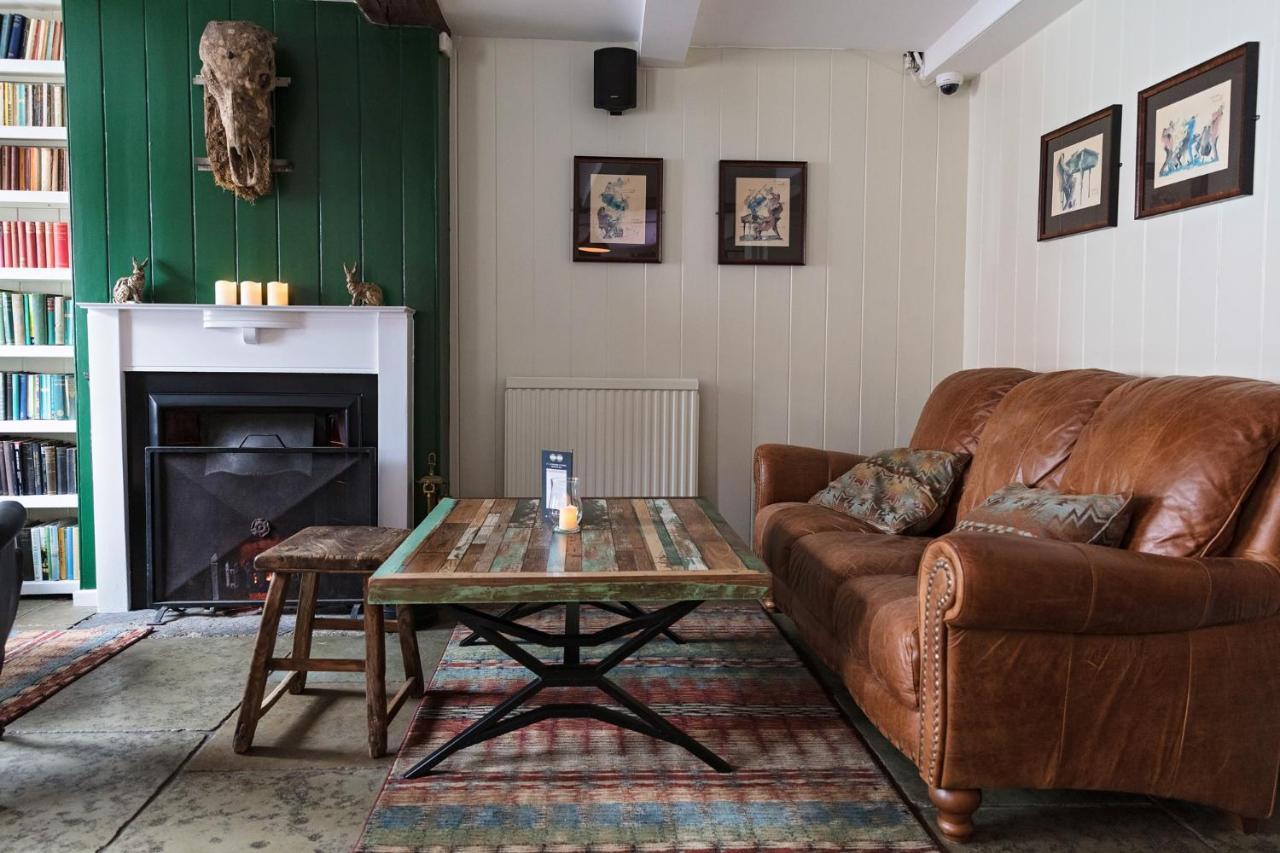 The Black Lion Hotel Little Walsingham Extérieur photo
