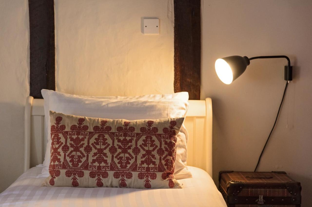 The Black Lion Hotel Little Walsingham Extérieur photo